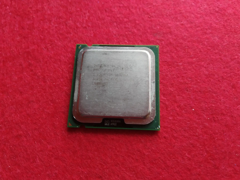 INTEL PENTIUM 4  2,93 GHz LGA 775 1MB CACHE  BUS A 533MHz 64BITS HYPERTRE SL85V - Imagen 1 de 2