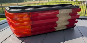 Mercedes W126 C126 560SEL 300SE 560SEC 420SEL Left Taillight Assembly 1268201664 - Picture 1 of 7