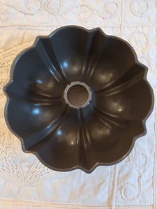 Nordic Ware BUNDT CAKE PAN Vintage Northland Heavy Cast Aluminum Gray - Picture 1 of 5