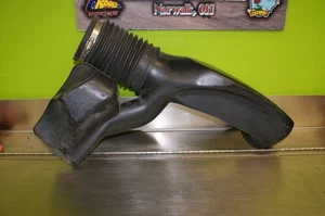 2004 suburban air cleaner duct 15059111  repl 25168084 used excellent - Picture 1 of 3