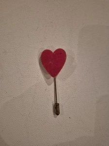 Spilla cuore in feltro 2" pollici - Foto 1 di 7