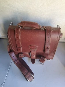 Bandolera de hombro de cuero con respaldo de silla de montar de cuero en marrón USADA - Imagen 1 de 16
