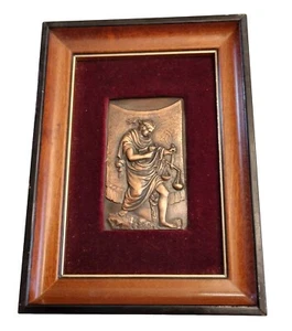 VINTAGE MINIATUR KUPFER REPOUSSE THEMIS GÖTTIN DER GERECHTIGKEIT WANDKUNST, EICHE - Bild 1 von 9