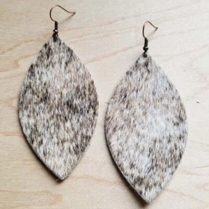 Pendientes ovalados de cuero en cabello tostado, marrón, blanco - Imagen 1 de 2