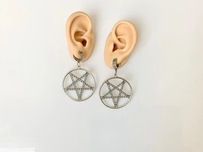 Pendientes de aro con dije de pentagrama de cadena grande joyería gótica satánica Foto 1 de 4