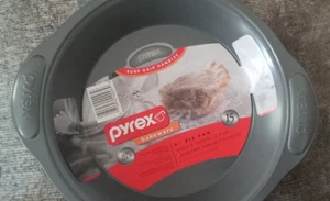 Pyrex 9 inch Round Metal Nonstick Pie Pan - Picture 1 of 3