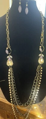 Conjunto de collar de múltiples cadenas con pendientes Vera Wang púrpura y transparente de diamantes de imitación Foto 1 de 4