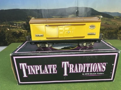 MTH TINPLATE TRADITIONS O GAUGE No. 814 BOXCAR YELLOW & BROWN 10-1042 LNIB - Image 1 of 4