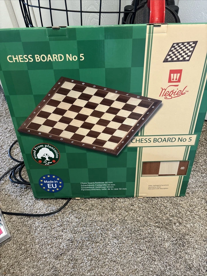 Tablero de ajedrez Wegiel madera caoba/sicómoro número cinco Foto 1 de 4
