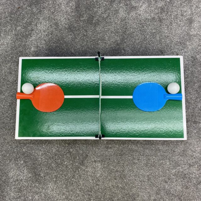 Mesa de ping pong portátil, mesa de tenis de mesa plegable de tamaño  mediano con red, 2 paletas, 3 bolas, pies ajustables para interiores y