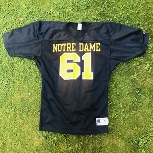 Camiseta de fútbol vintage Champion Notre Dame #61 para hombre mediana hecha en Estados Unidos librería - Imagen 1 de 6