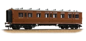 Bachmann OO Coach 39-871A LNWR 50ft Arc Roof Third Corridor M&GN Brown - Picture 1 of 2