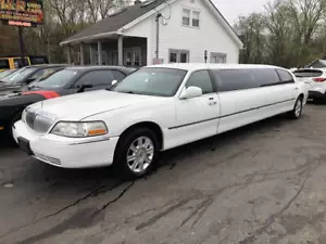 2007 Lincoln Town Car Executive 4dr Sedan - Picture 1 of 12