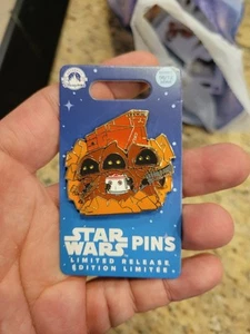 Disney Parks Star Wars Monthly LR Pin 6/12 Group Jawas - Picture 1 of 2