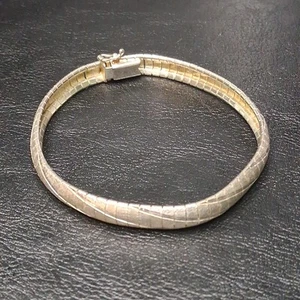 STERLING SILVER 925 Omega Chain Bracelet Textured ITALY. 15.293 - Picture 1 of 7
