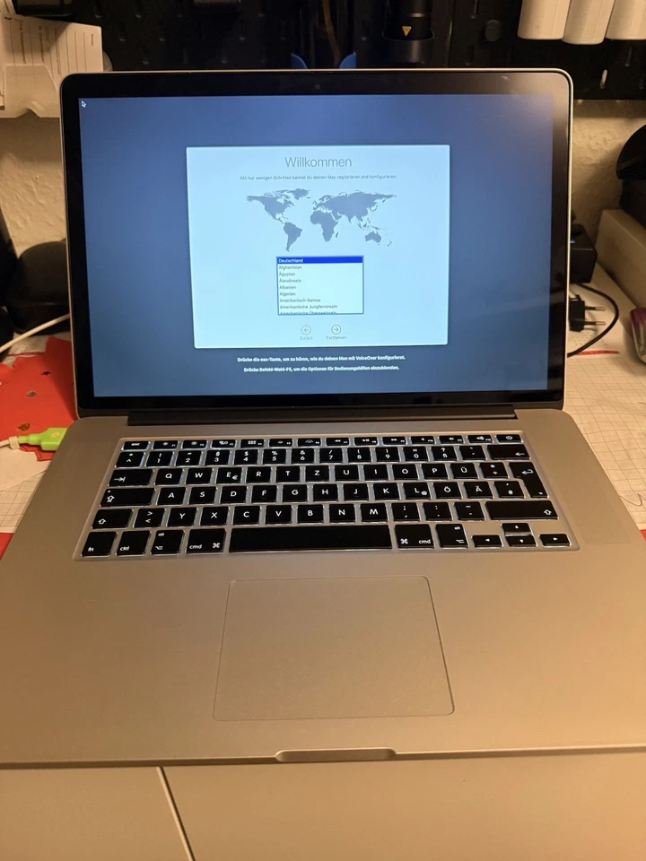 Apple MacBook Pro 15 Zoll Mid 2012  i7 2,30 GHz 256GB SSD 16GB A1398 - Bild 1 von 4