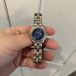 Fossil Damen Armbanduhr silberfarben dunkelblaues Zifferblatt - Bild 1 von 10