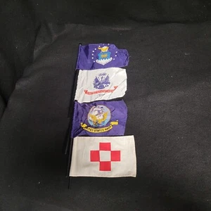 De colección 1964 Gi Joe Hasbro Primeros Auxilios/Cruz Roja, Marina, Fuerza Aérea, Banderas del Ejército - Imagen 1 de 9