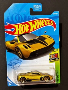 HOT WHEELS HW EXOTICS PAGANI HUAYRA DORADO - TARJETA LARGA - Imagen 1 de 2