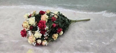 Красно-белый цветочный букет — свадебный букет подружки невесты — декоративный - Изображение 1 из 4