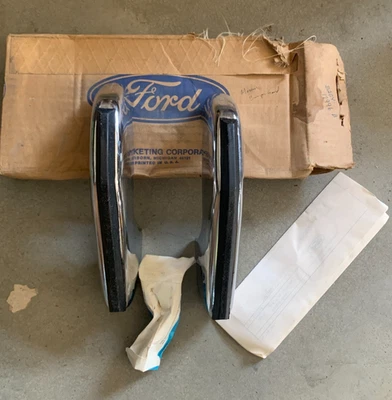 Protectores de parachoques delanteros Mercury Montego 1972 como nuevos Foto 1 de 2