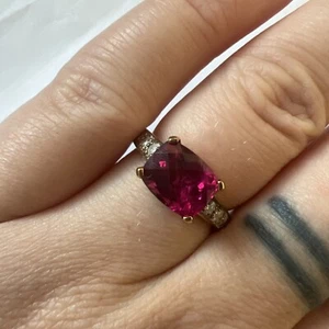 Rubellite & Diamond Gold Ring - Picture 1 of 4