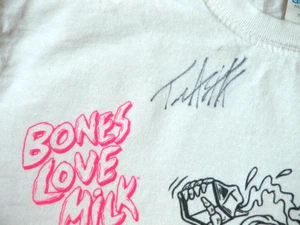 Skateboard BONES LOVE MILK Promo T-Shirt S SMALL Skate Team Tom Asta Signed - Picture 1 of 5
