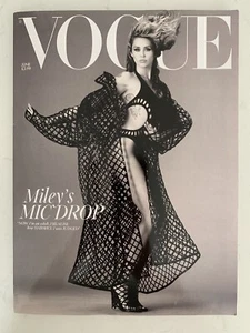 MILEY CYRUS / ZENDAYA UK VOGUE MAGAZIN JUNI 2023 ABONNENTENAUSGABE - Bild 1 von 1