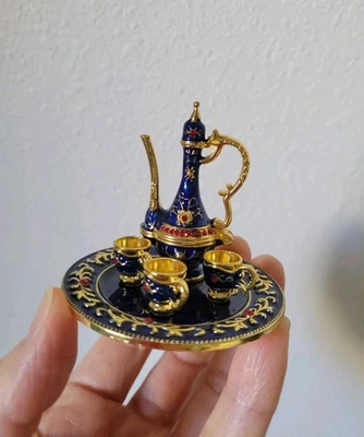 💕迷你娃娃屋芭比娃娃金属茶壶套装比例1:12 5件玩具饰品蓝色 — 第 1/4 张图片