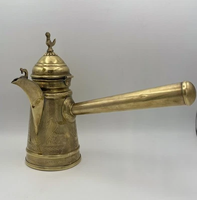 Cafetera turca vintage de latón, hecha a mano Foto 1 de 4