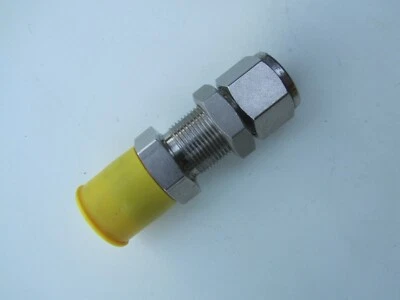 Swagelok Cajon Pet"D 316 SS 1/2 Tube OD x 1/2" NPT Male Pipe Straight Connector - Image 1 of 3