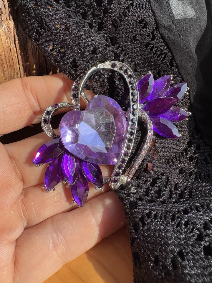 Clásico Broche Colgante Corazón Púrpura Mujer Cristal Colgante Foto 1 de 4