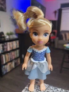 Disney Jakks Petite Cinderella Doll Toy Sparkly Articulated Toy ⭐️ - Picture 1 of 2