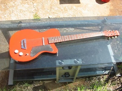 Danelectro 1360 U1 1956 tono plateado personalizado "rojo llama" Foto 1 de 4