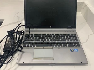 **PIEZAS/REPARACIÓN**Laptop HP Elitebook 8570P con cable de alimentación - Imagen 1 de 5
