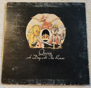 Queen – A Day At The Races K6E 101 Hark Rock Pop Glam Arena Vinyl LP Record - Imagen 1 de 18