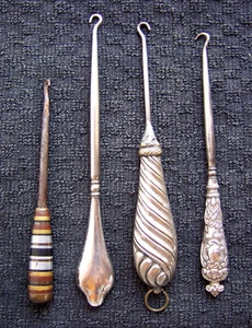 Four vintage button hooks early 20th century metal and silver plated (AAE) - Picture 1 of 12