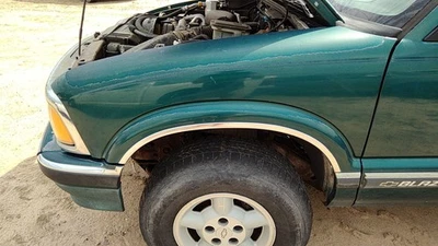 Guardabarros delantero izquierdo S10 Blazer 1995-2005 verde fabricante original 12377871 Foto 1 de 4