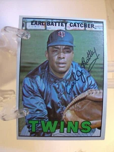 1967 Topps Baseball Card #15 Earl Battey (82797) - Picture 1 of 2