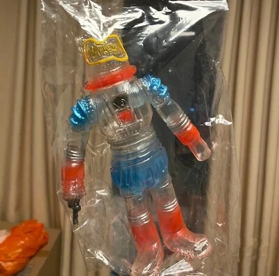 Bullmark Ultraman 系列 U-tom Kaiju 蓝色红色透明人偶 Sofubi 型号 — 第 1/2 张图片