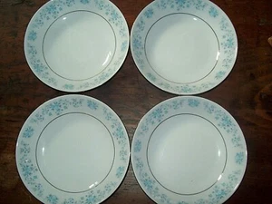 Lot of 4 Vintage China Pearl Helen Pattern Soup Bowls Blue Flowers Excellent HTF - Imagen 1 de 3