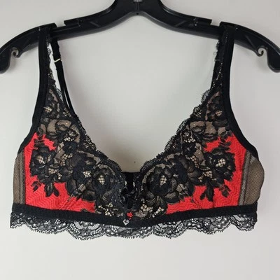 Sexy Sujetador Bralette Victoria’s Secret Sin Alambres Medio Negro Rojo Encaje Corte Bajo Foto 1 de 4