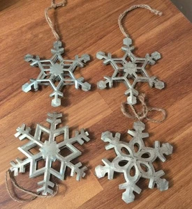 Große Metall Schneeflocke Weihnachtsschmuck 3D gebürstet Nickel Ton 5" Menge 4 - Bild 1 von 7