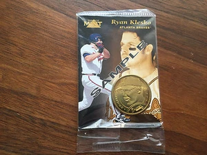 1997 Pinnacle Mint Sample Ryan Klesko -(Coin & Card)-MINT #28 of 30 VERY RARE - Picture 1 of 2