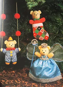 SCHNITTMUSTER Jean Greenhowe vier Bären Weihnachtsgirlande Teddybär 13 cm groß - Bild 1 von 7
