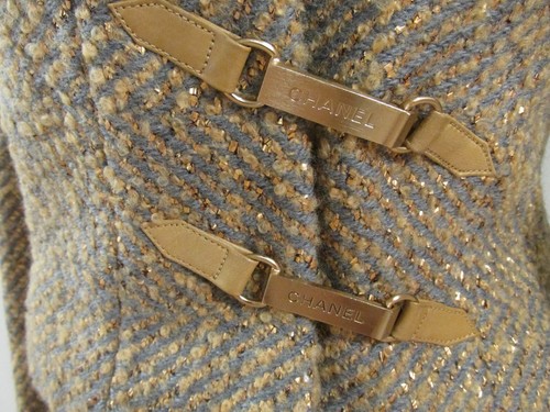 CHANEL Tuta Tweed Lana Giacca Gonna Taglia 38 Grigio Cammello Metallizzato + Appendino