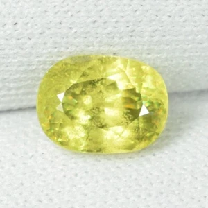 1.45 ct EXTREME RARE GREEN  MULTI SPARKLING NATURAL SPHENE Oval  See Vdo 0751 - Picture 1 of 3