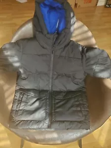 Niños Abrigo de Invierno Chaqueta Niños Talla L 6-7 Negro Azul En Movimiento Viento Resistencia al Agua - Imagen 1 de 12