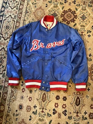 Chaqueta De Colección Felco Atlanta Braves Nylon Calentamiento Azul con Ribete Rojo y Blanco Foto 1 de 4