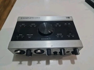 Native Instruments Komplete Audio 6 - Bild 1 von 5